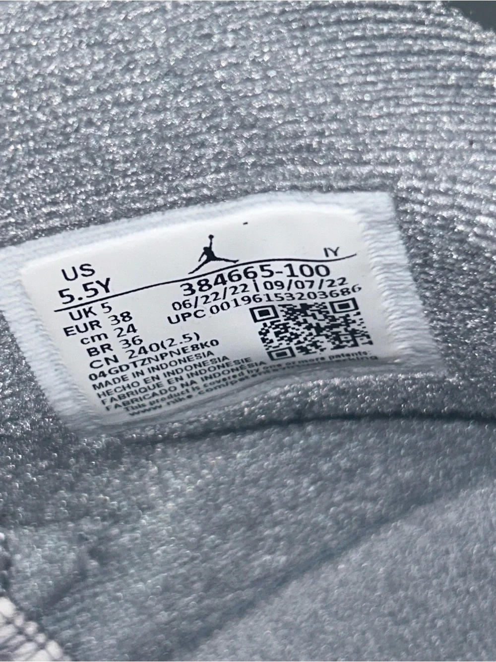 Jordan 6 grade school White and Gray High-Top Sneakers